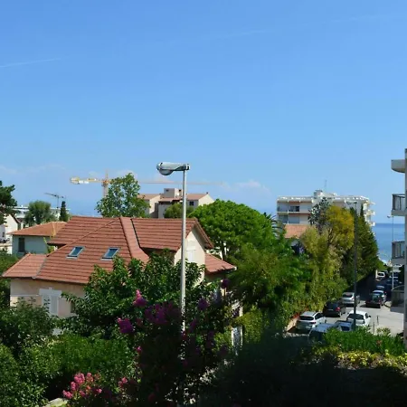 T2 A Avec Balcon, Proche - Fr-1-252-129